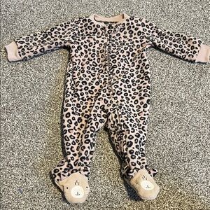 BNWOT Carter's cozy fleece leopard footed zip-up onesie in size 3M